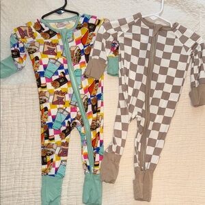 Bundle of 2 sleepers zippies